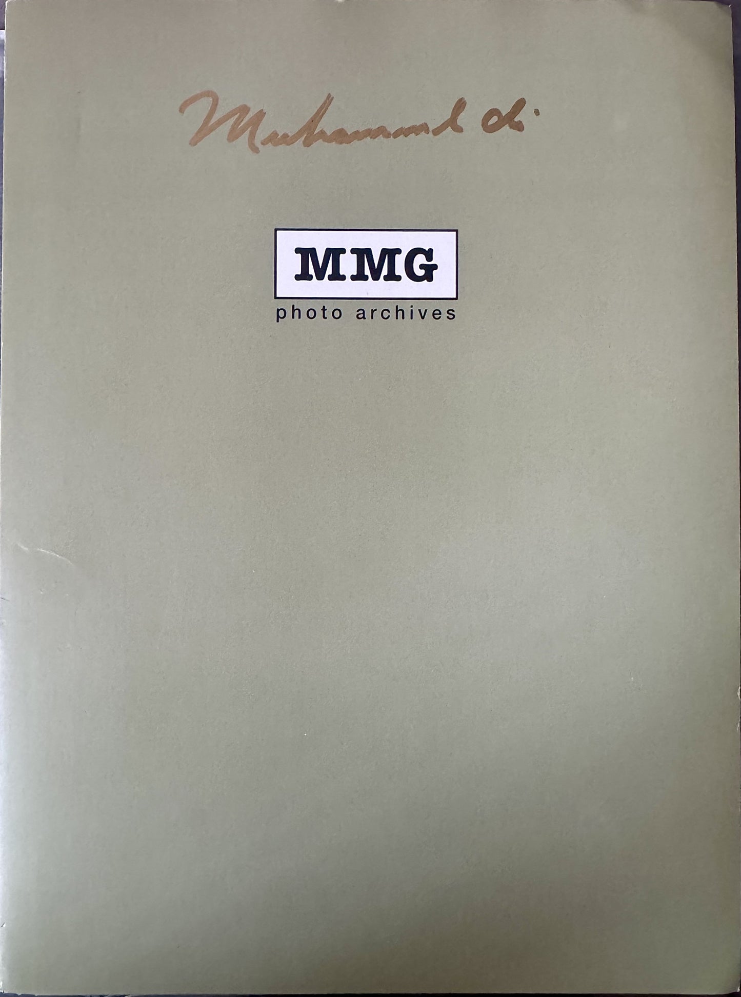 Muhammad Ali signed Rare Autographed Boxing Folder cover with extra rare items COA