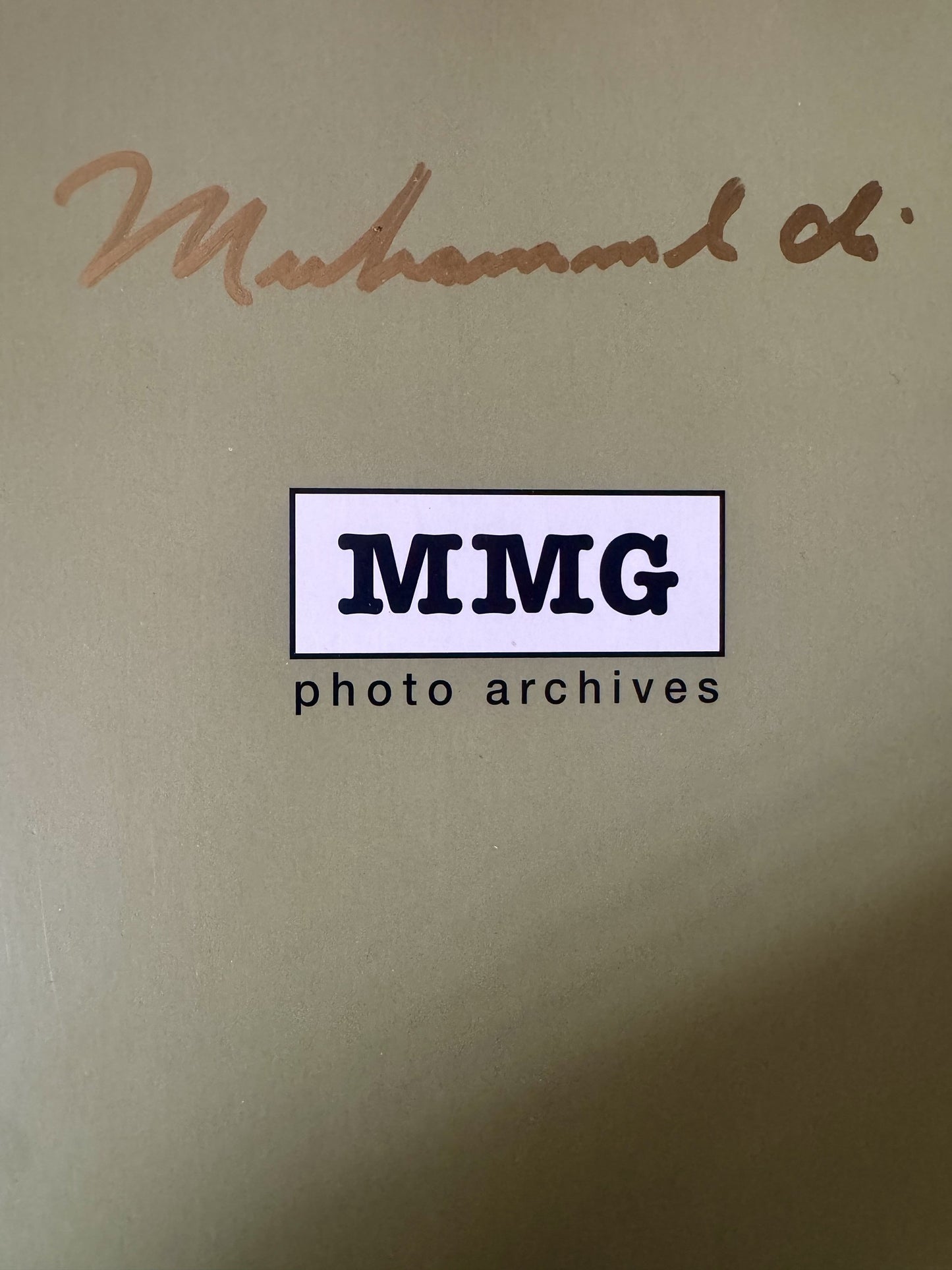 Muhammad Ali signed Rare Autographed Boxing Folder cover with extra rare items COA